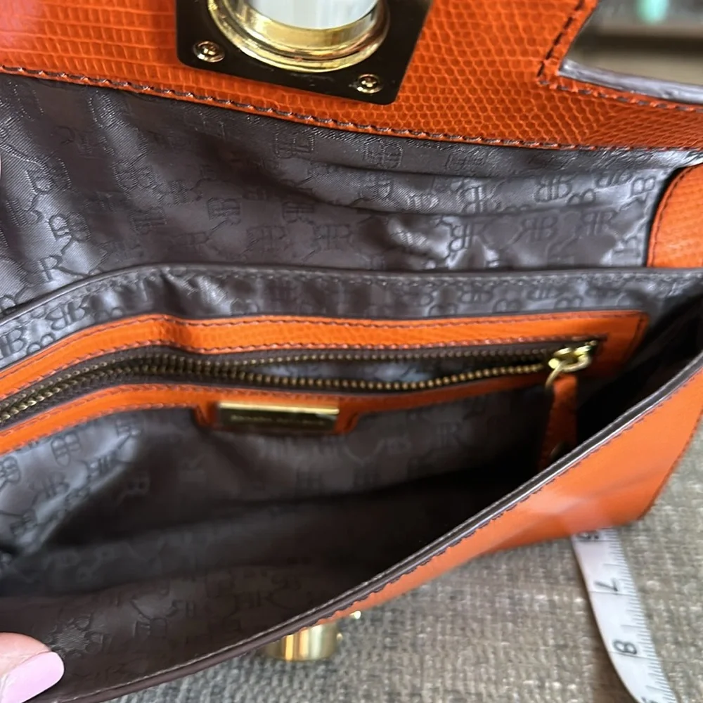 EUC Chic Banana Republic wristlet - Picture 5 of 8